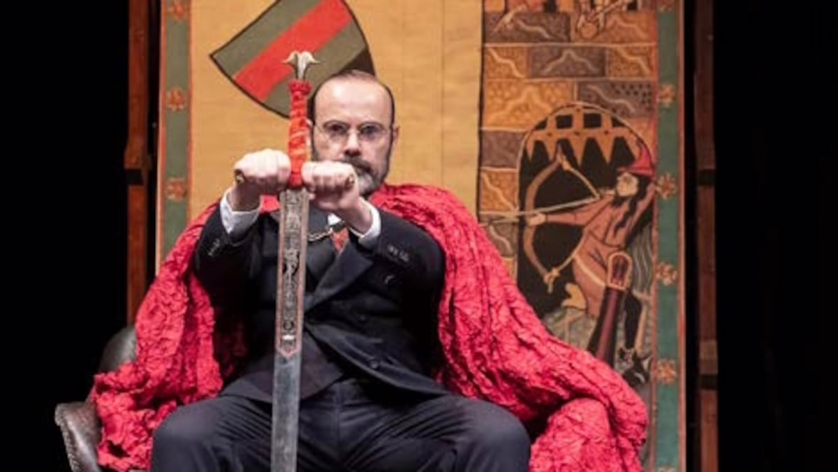 De la política a la escena: el mentor de 'los pocholos' resurge tras la crisis que afecta a Ayuso | Información sobre Madrid