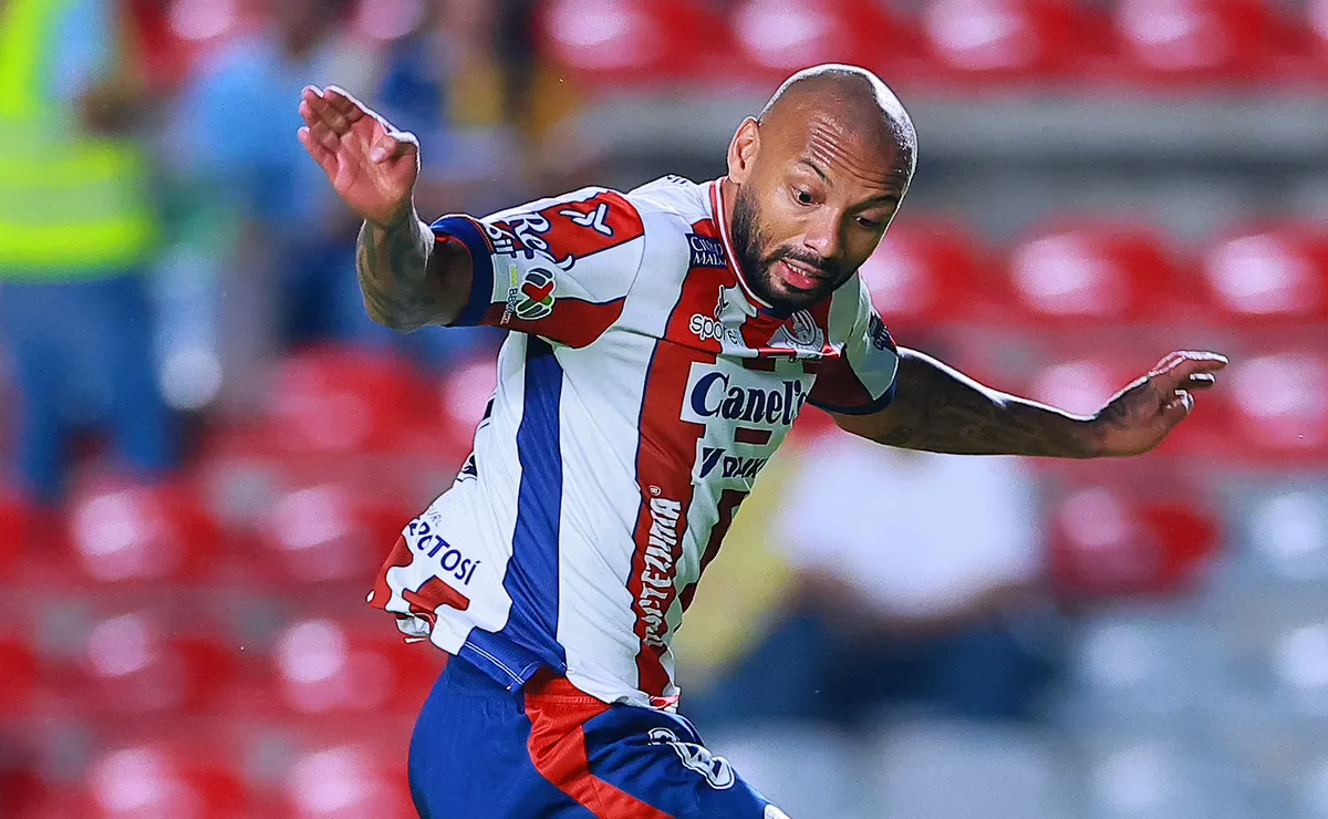 Atlético San Luis demanda 7 millones de dólares por Joao Pedro Galvao, o Cruz Azul deberá abonar 5 millones por la cláusula de rescisión inmediata.