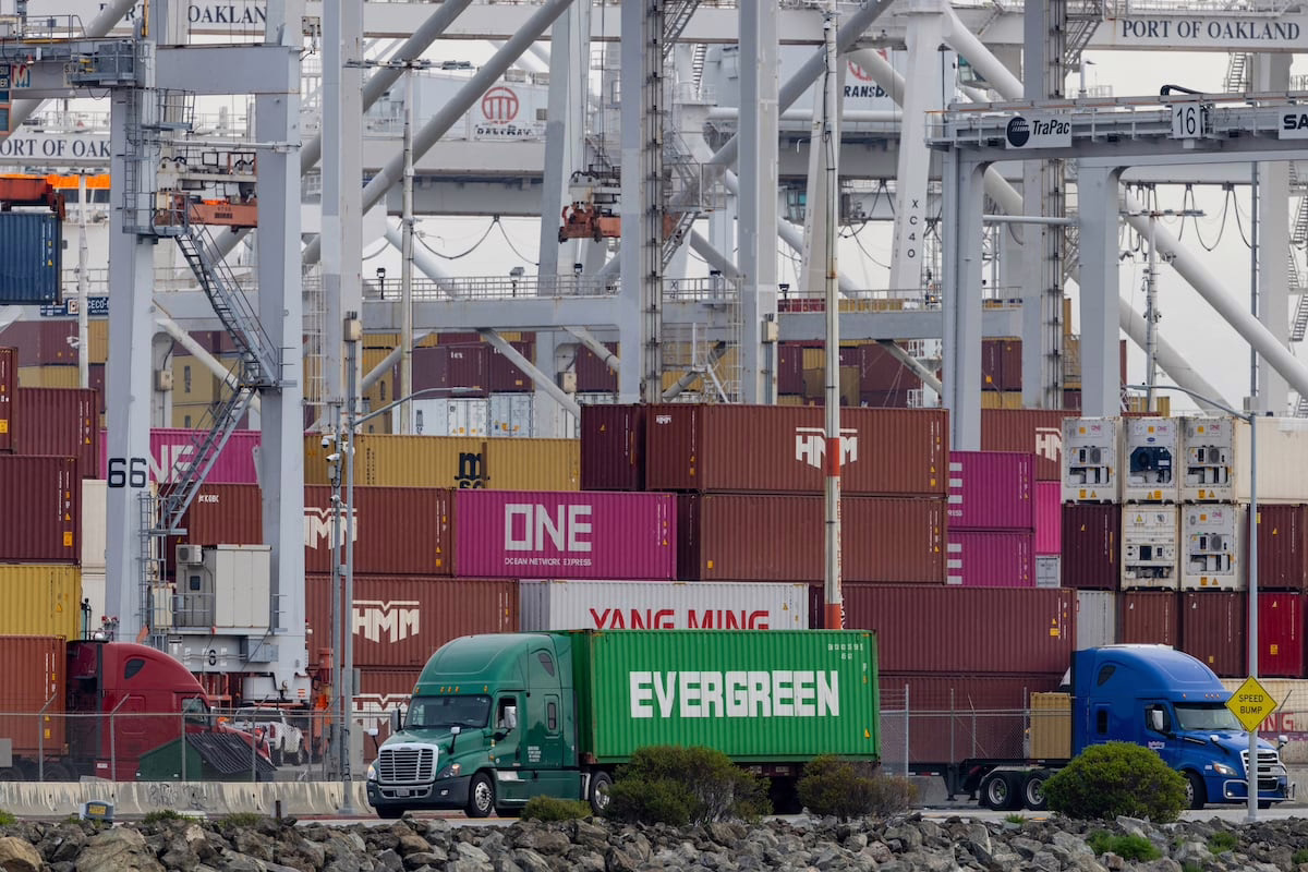 Los nuevos aranceles se implementan al 10%, a pesar de que Trump había afirmado que serían del 15% | Internacional