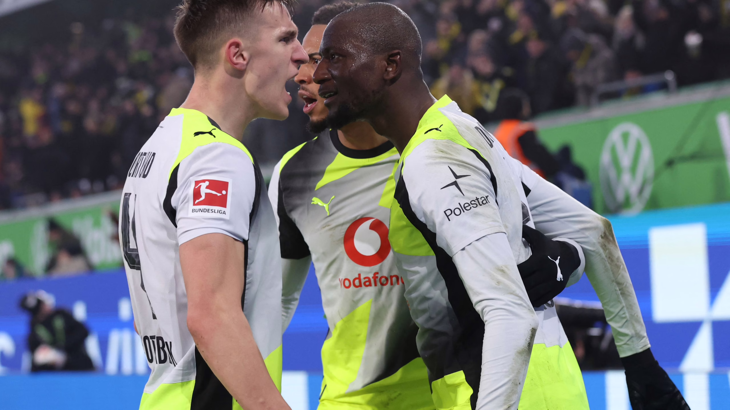 ¿El futuro defensa del Real Madrid? Los merengues preparan la contratación del jugador destacado del Borussia Dortmund.