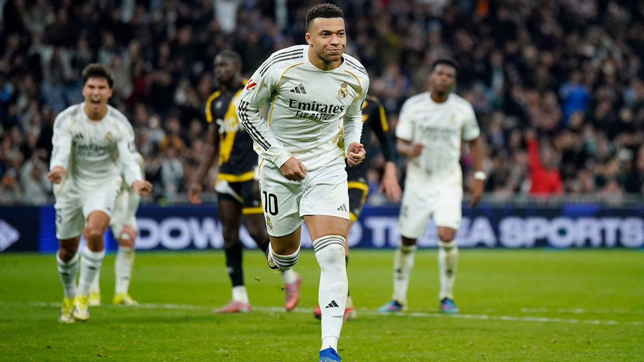 Kylian Mbappé mantiene al Real Madrid en la contienda por el título de La Liga.