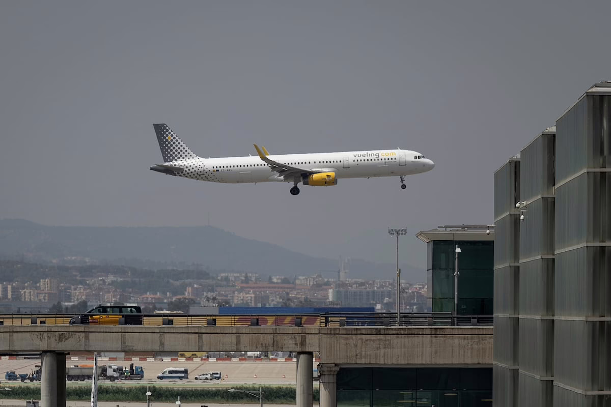 Vueling apoyará a Iberia en la conexión Madrid-Barcelona ofreciendo vuelos desde 99 euros | Economía