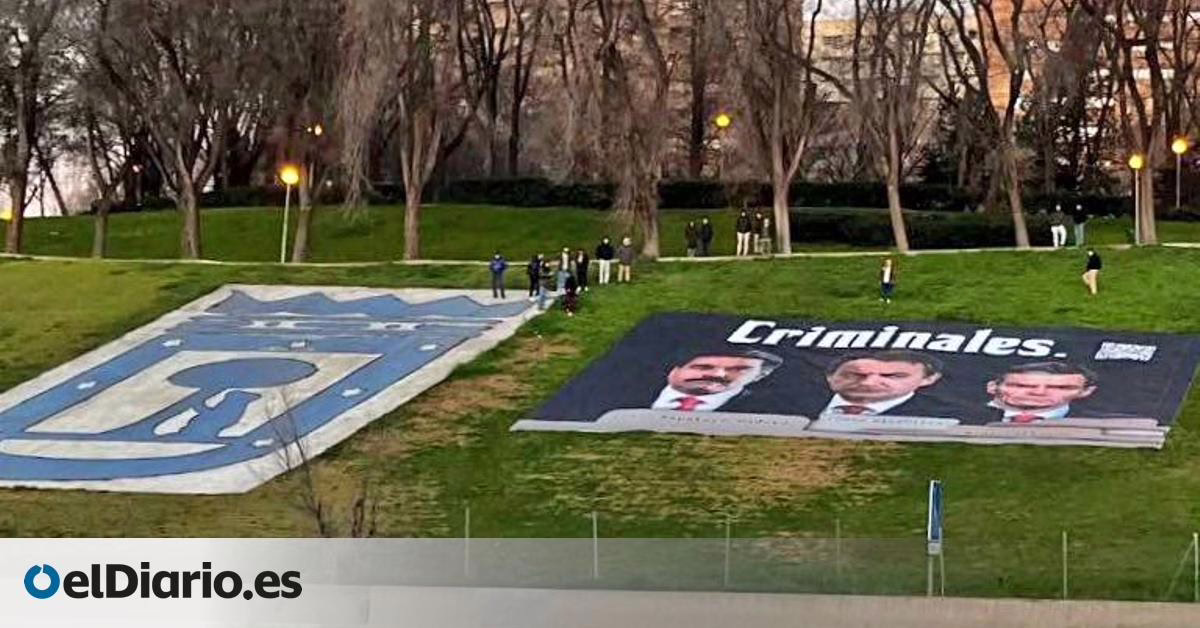HazteOir exhibe una pancarta en un parque de Madrid señalando a Pedro Sánchez y Zapatero como "criminales" junto a Maduro.
