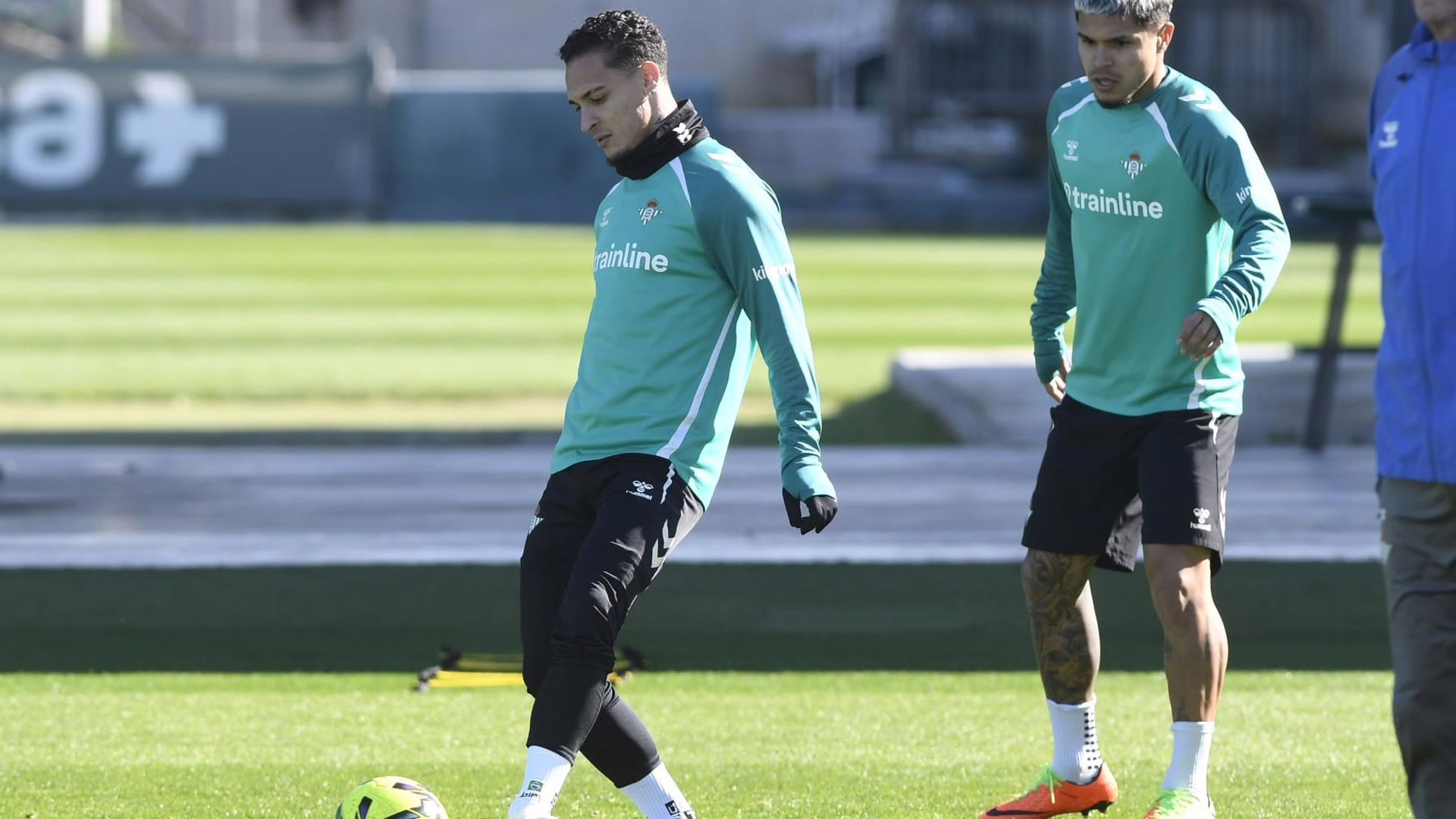 Alineaciones definitivas del Betis y el Rayo Vallecano para la jornada 25 de LALIGA.