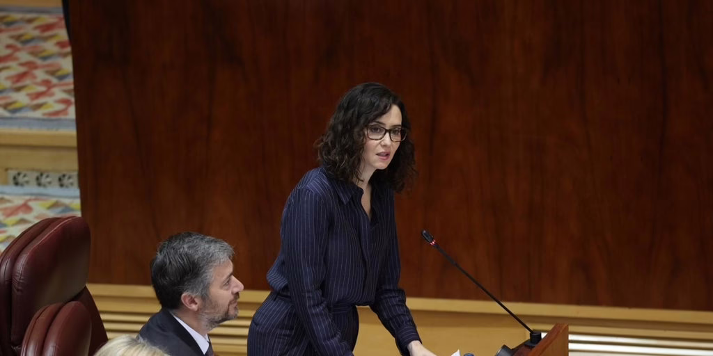 La izquierda de Madrid intenta sacar provecho del caso de Móstoles, pero no consigue debilitar al PP.
