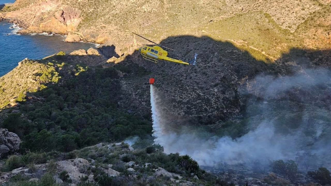 Incendio controlado en Cabo Tiñoso: se quemaron casi 100 hectáreas debido a un cable dañado.