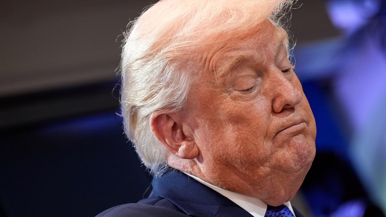 Trump furioso y enfrentado a todos tras su mayor derrota desde su regreso a la Casa Blanca por sus aranceles ilegales.