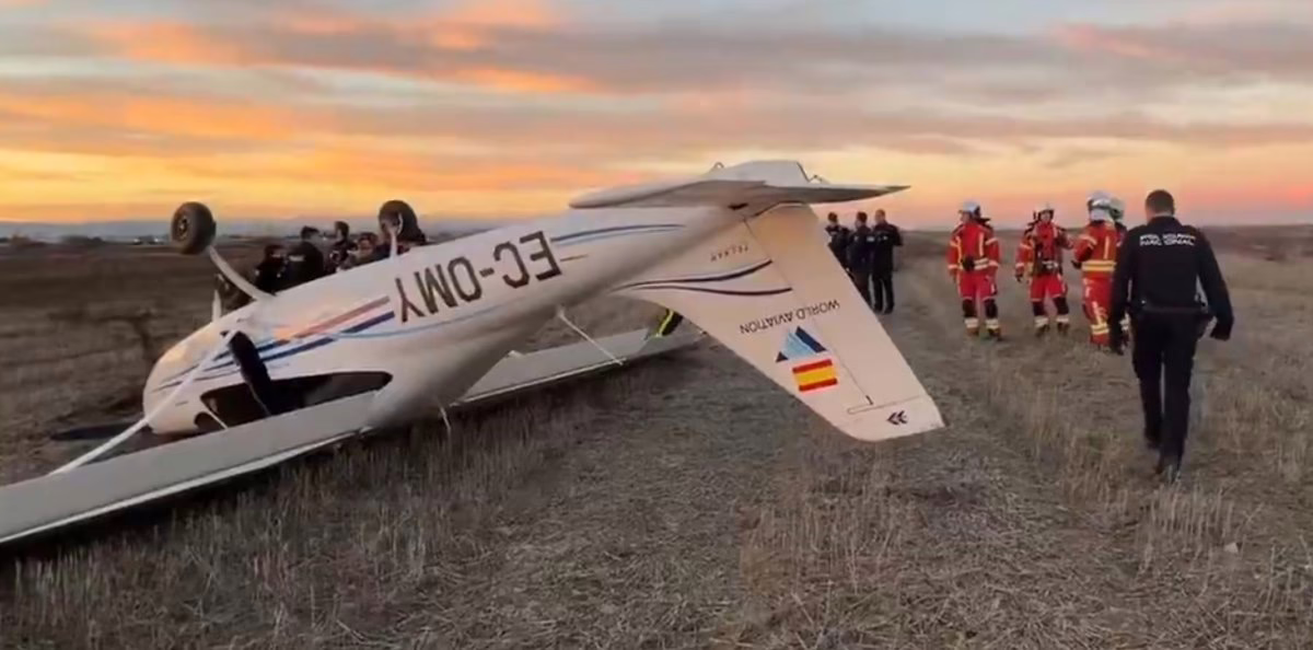 Una avioneta realiza un aterrizaje de emergencia cerca de la M-407 en Leganés sin causar lesiones.