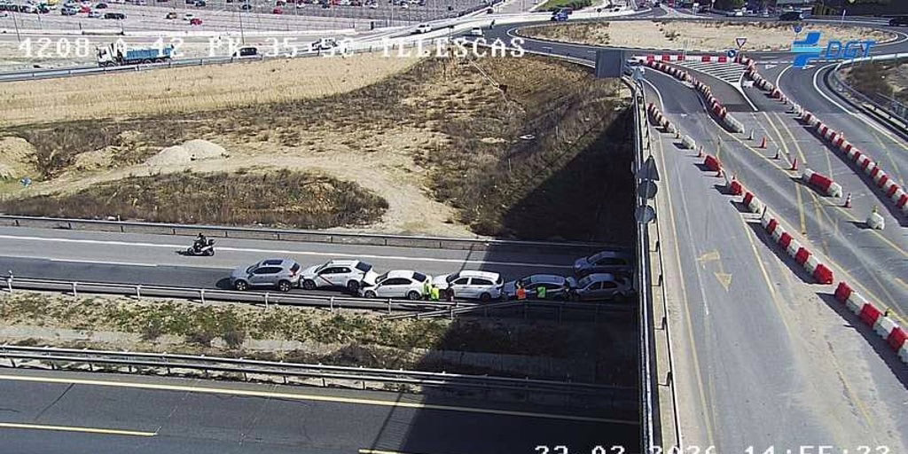 Colisión múltiple de seis coches en la A-42, en Illescas, deja un herido leve.