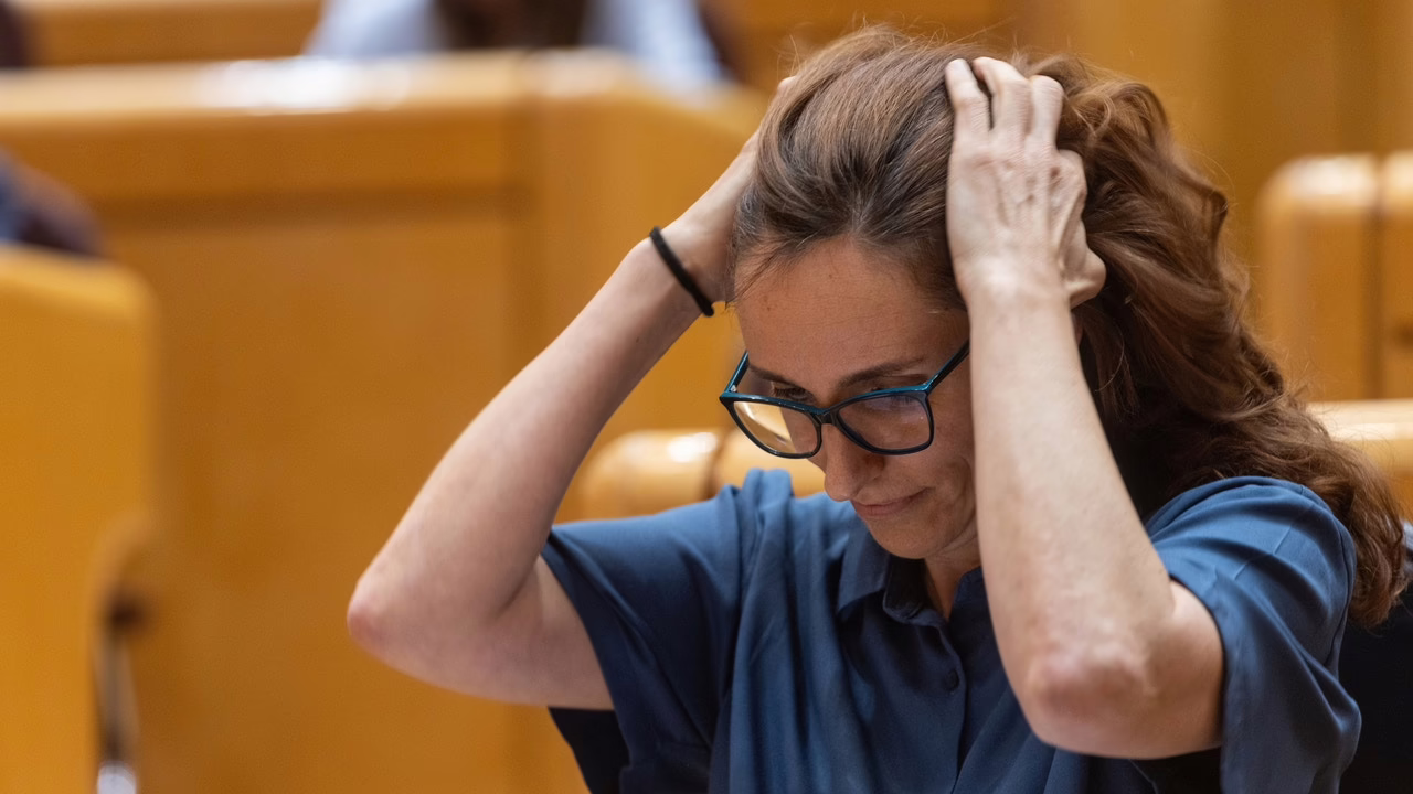 El desprecio de Mónica García hacia los médicos afecta a los pacientes.