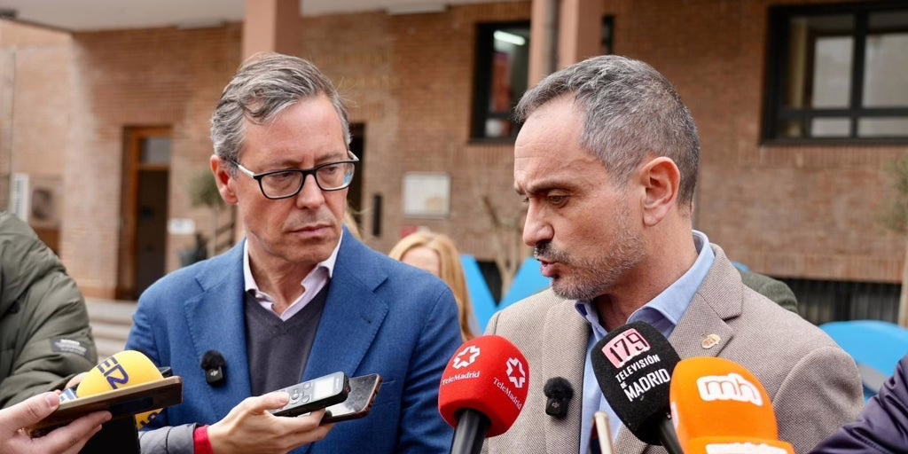El PP de Madrid rechaza las acusaciones de acoso sexual en Móstoles y descarta posibles dimisiones.