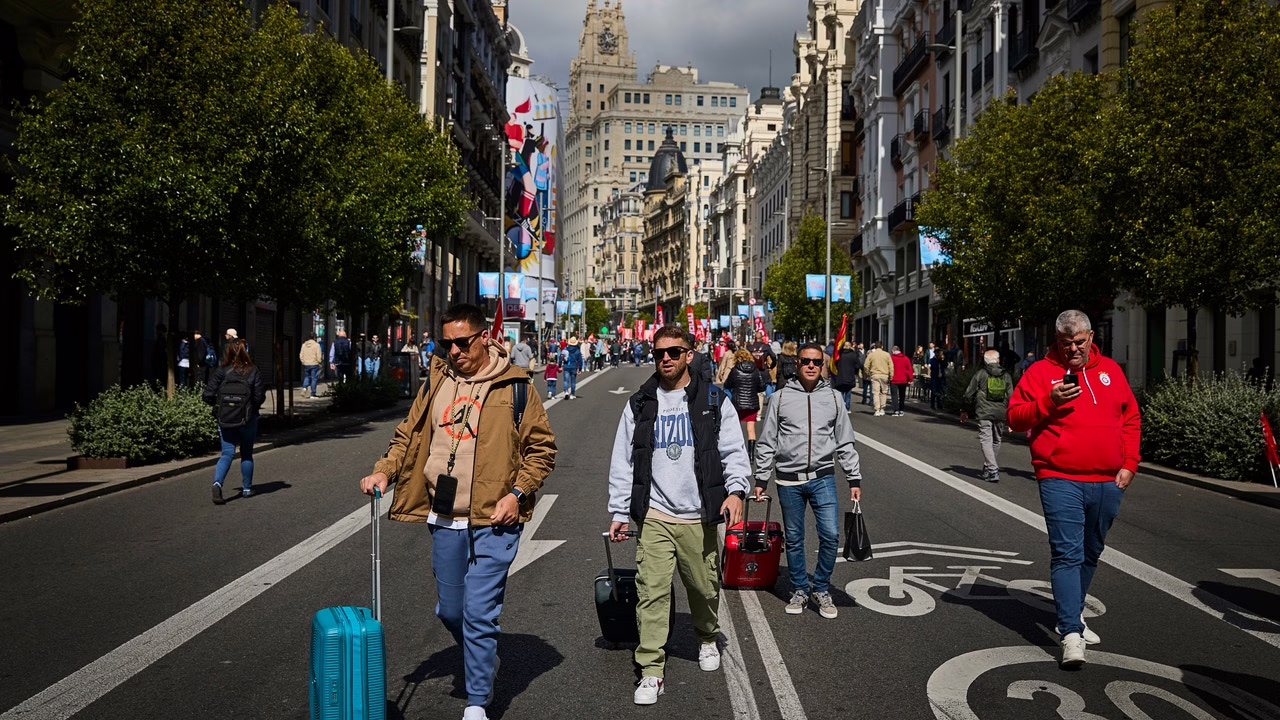 La población de la Comunidad de Madrid aumentó casi el doble que la del resto de España en 2025.