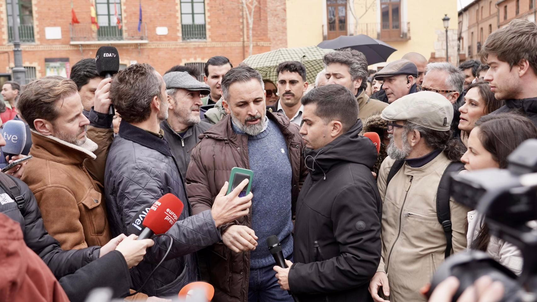 Abascal señala a Génova como el "hindrante" en Extremadura y defiende a María Guardiola: "No toleramos tácticas desleales".