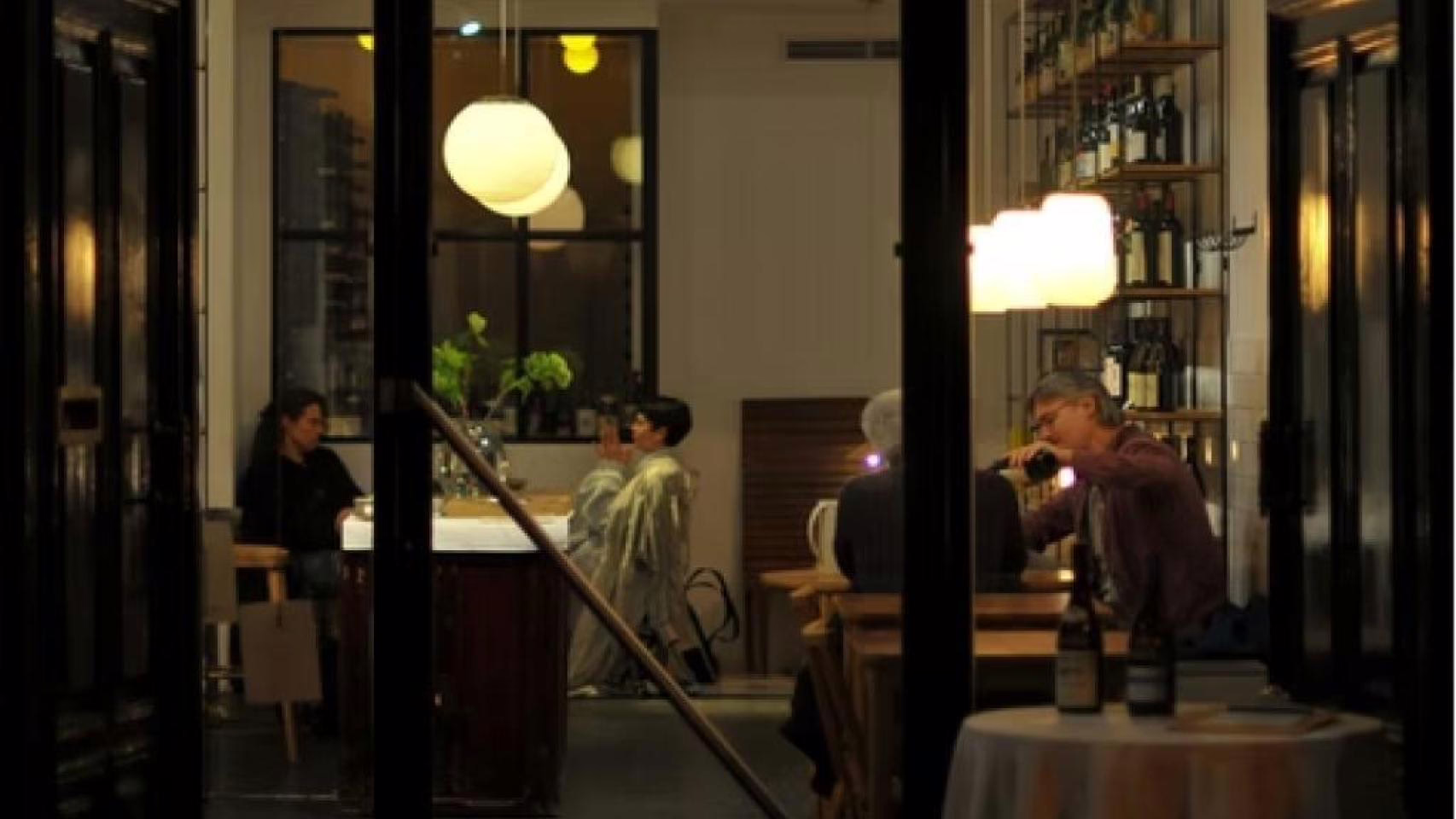 El bar de vinos en Madrid que el New York Times sugiere por sus "deliciosas tapas".