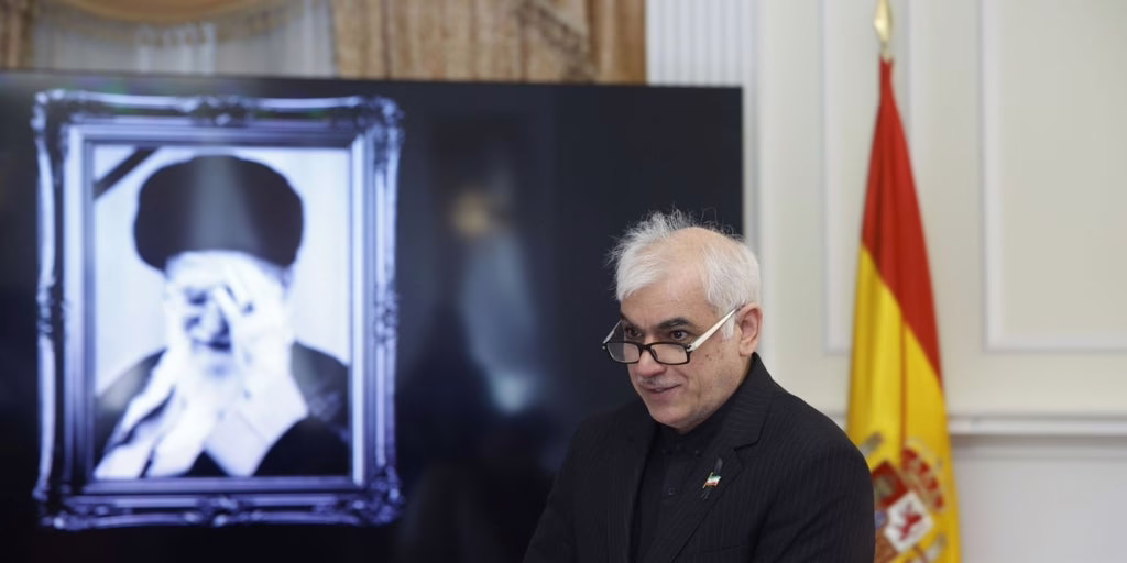El representante iraní en Madrid advierte que cualquier ubicación empleada en la "agresión" se considera un "objetivo válido".