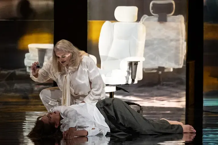 Un momento de 'El veneno del teatro'. Imagen del Teatro Fernán Gómez.