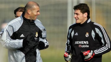 Zinédine Zidane con Iker Casillas