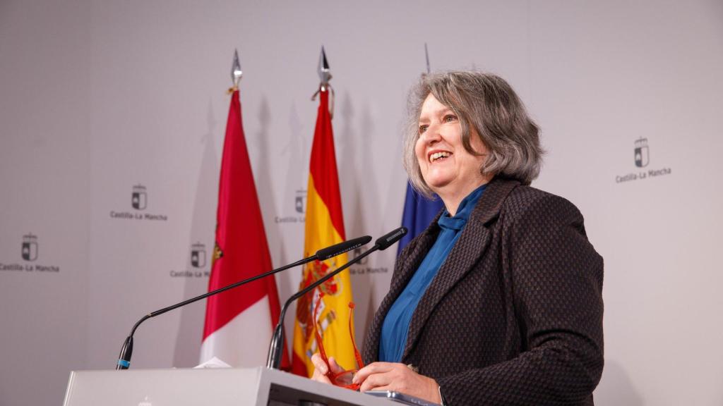 La consejera de Desarrollo Sostenible, Mercedes Gómez, informa, en una rueda de prensa.