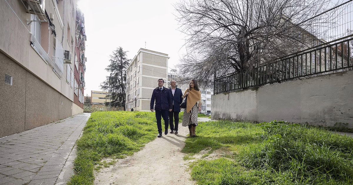 Mejoras en los espacios interbloques entre la Avenida Moratalaz, las calles Pico de los Artilleros y Camino de Vinateros.