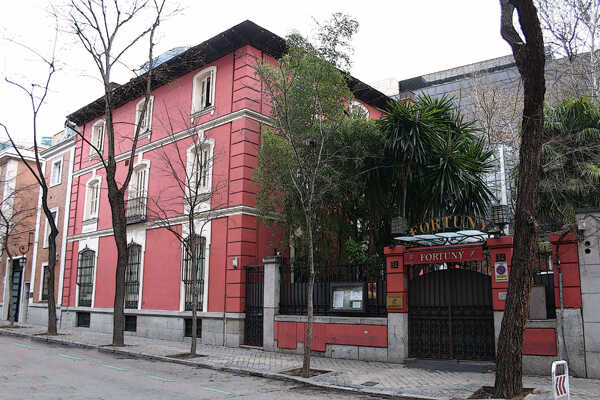 Madrid clausura la terraza de Fortuny por irregularidades, mientras que el cierre completo se debe a cuestiones internas.