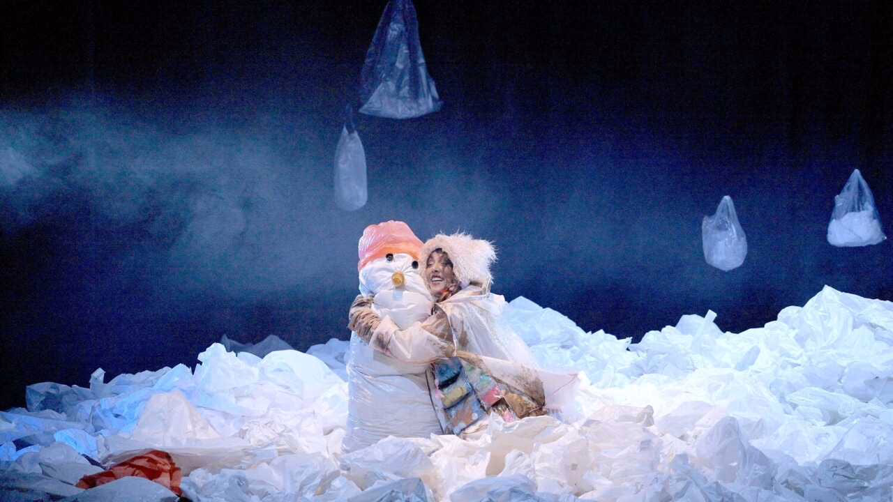 El festival 'En los márgenes' destaca por su enfoque en el teatro, la música y la poesía.