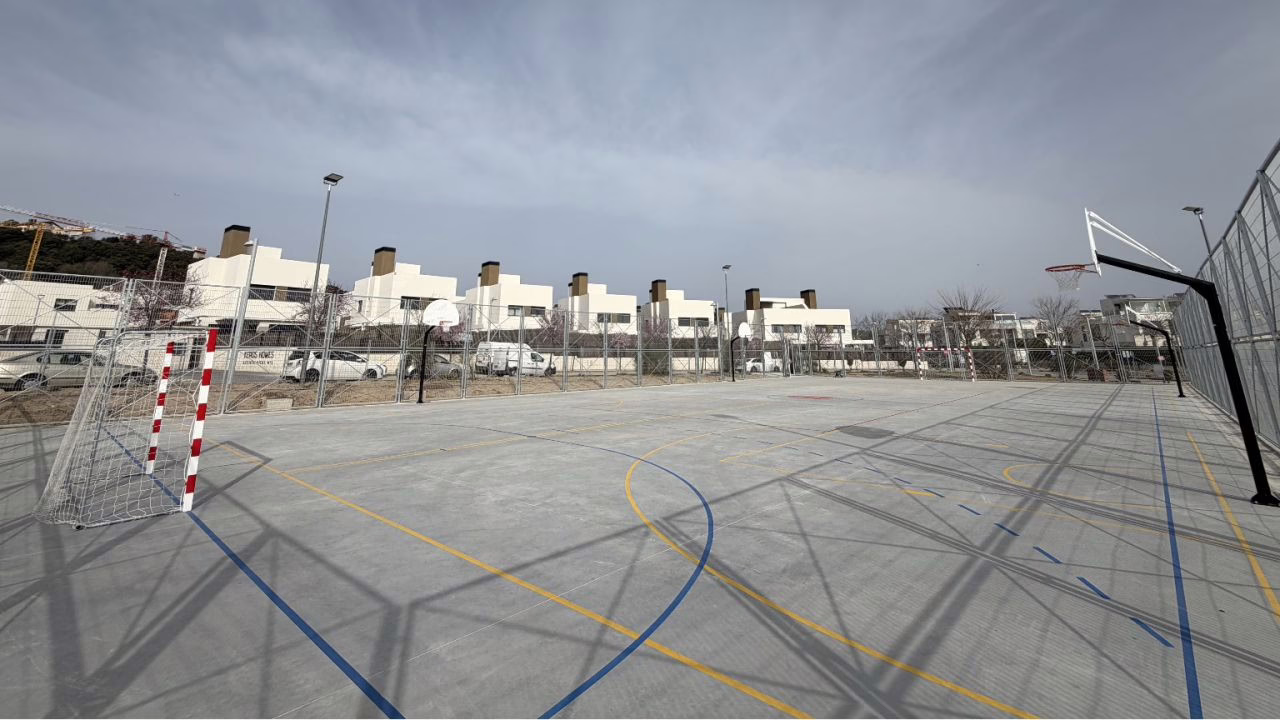 'Sanse' inaugura un nuevo espacio deportivo al aire libre en Fresno Norte.