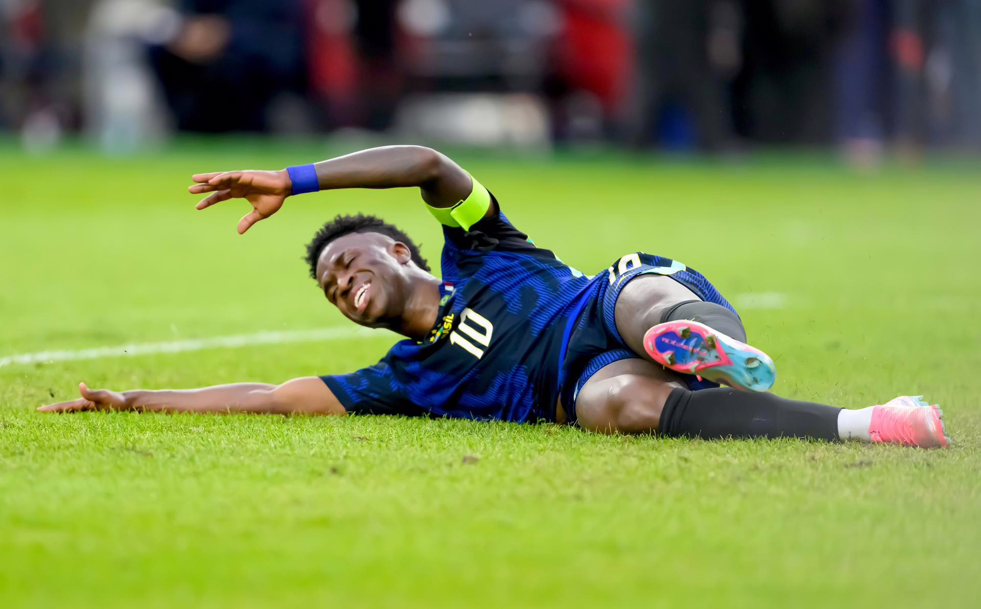 Vinicius se ausentó del entrenamiento con Brasil debido a molestias físicas.