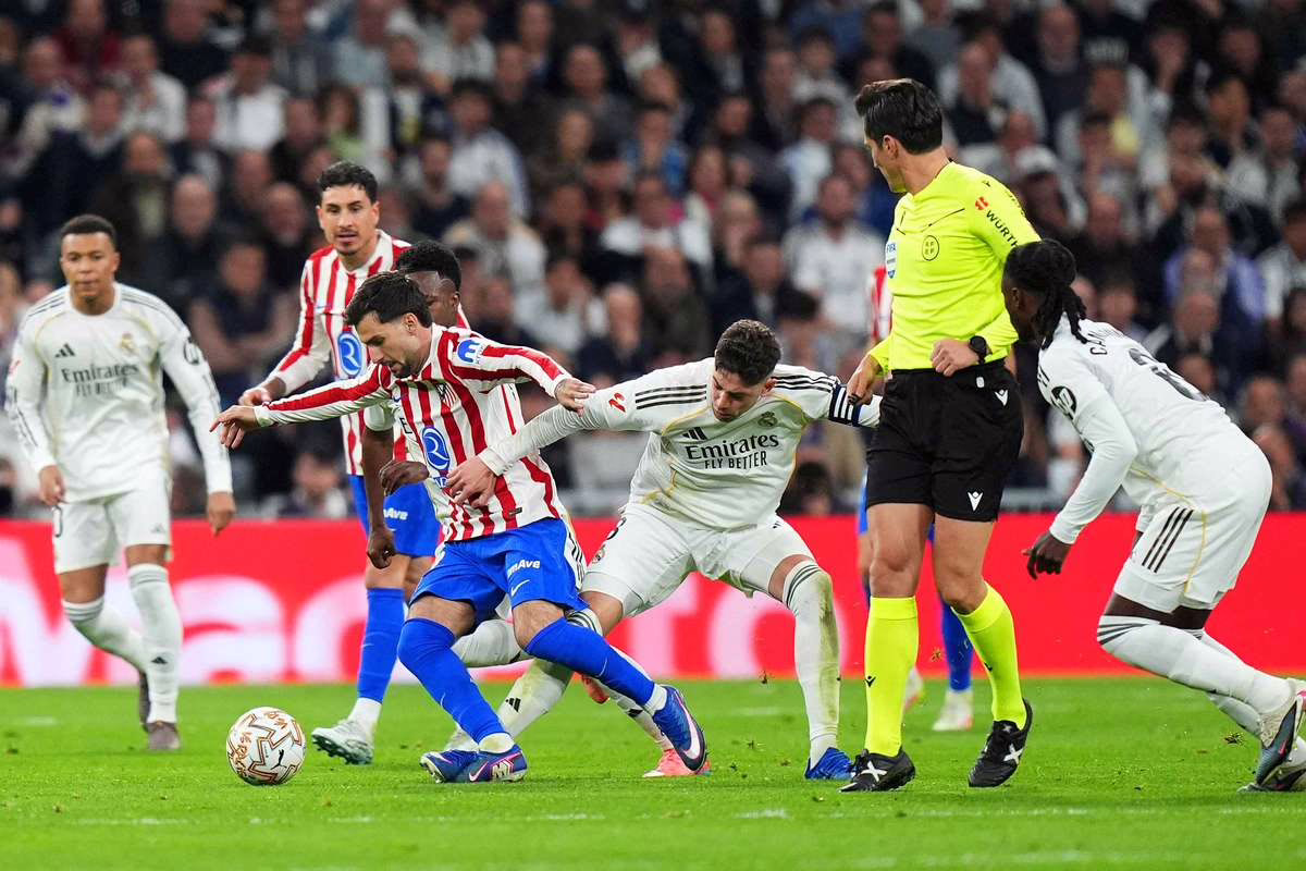 El Atlético de Madrid protesta por la penalización a Valverde.