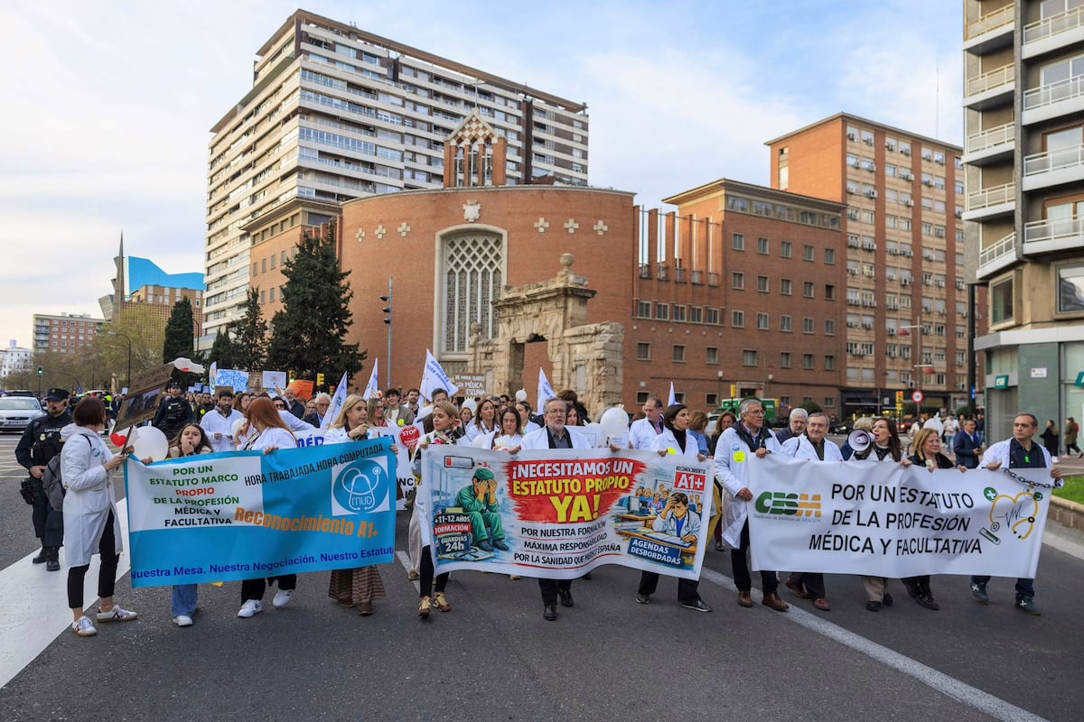 Sanidad convoca al comité de huelga médico para dialogar sobre el cese de las protestas | Sociedad