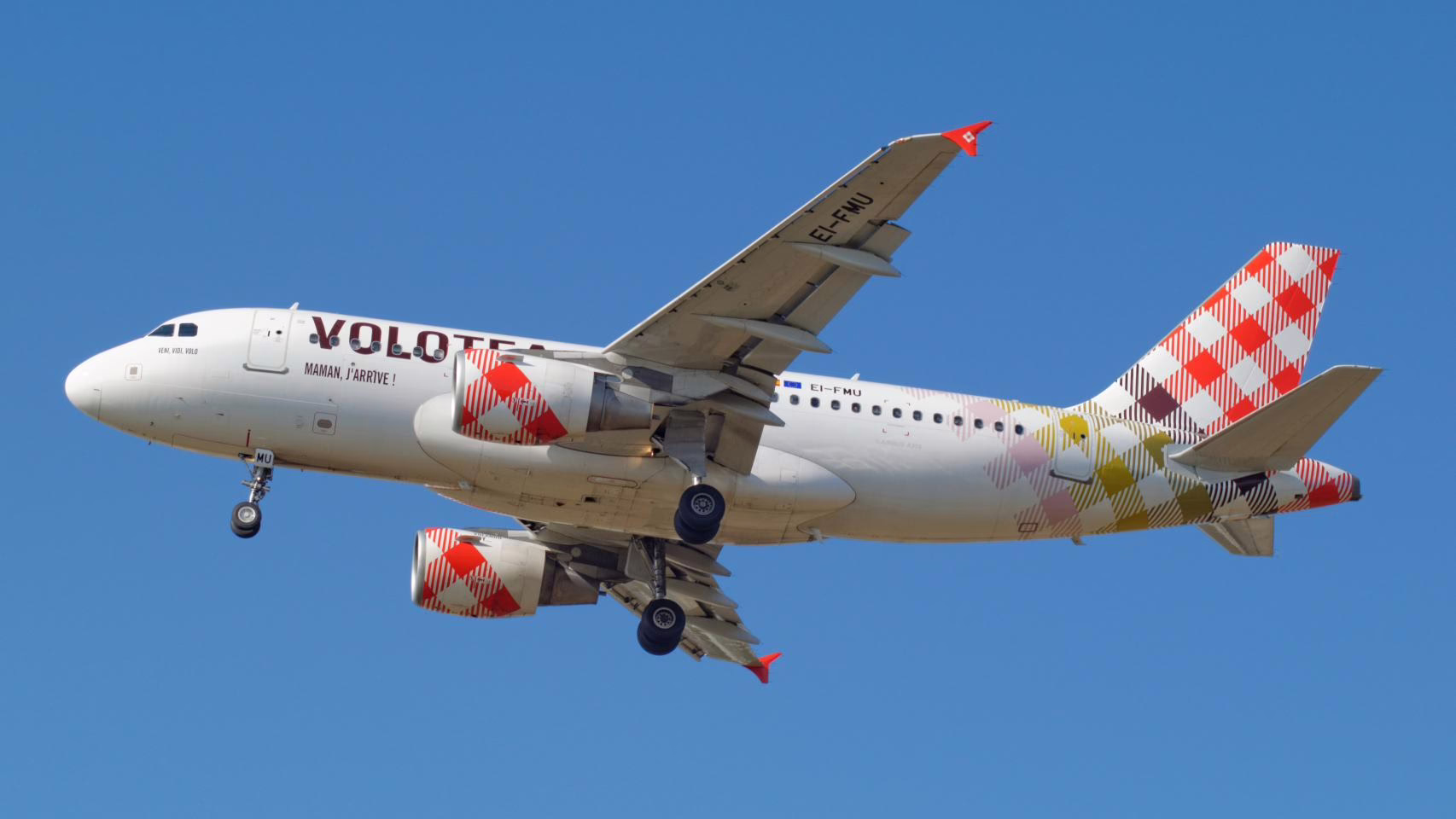A Coruña dejará de tener vuelos de Volotea hacia Valencia y Málaga a partir de abril.