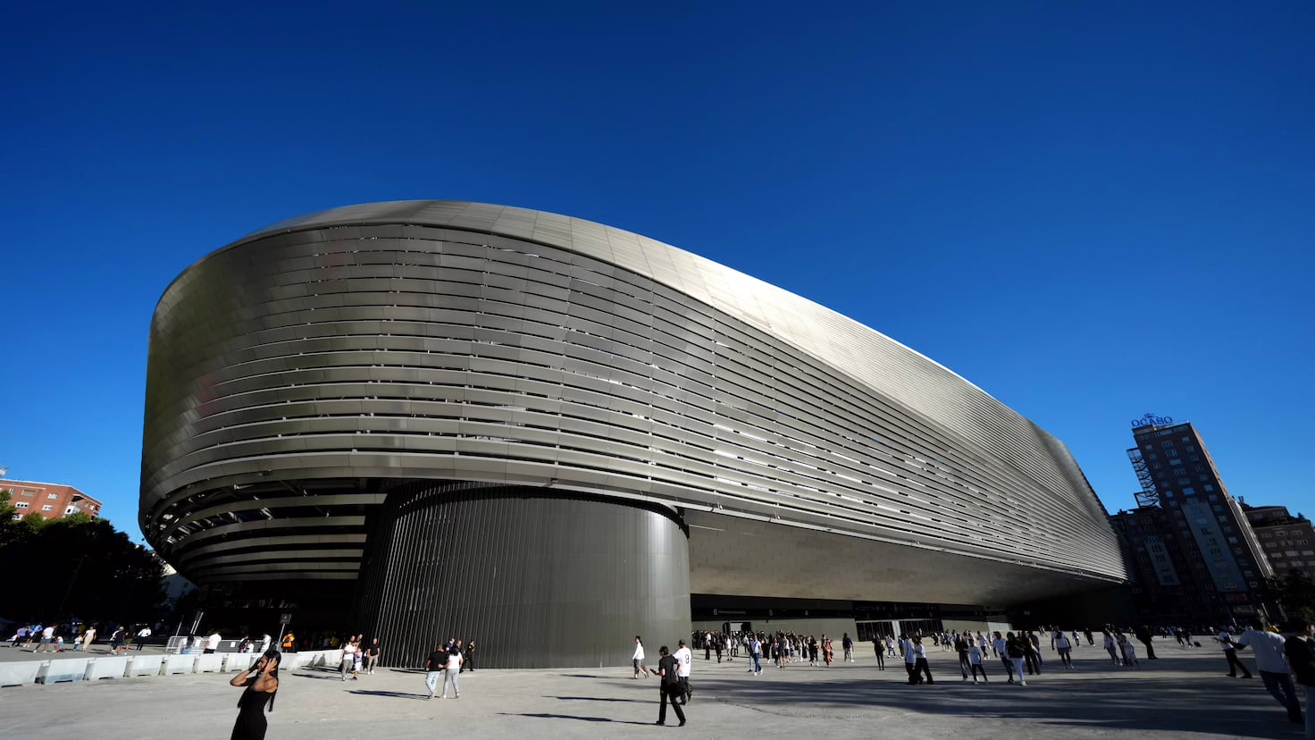 El Bernabéu se convierte en una pista de tenis.