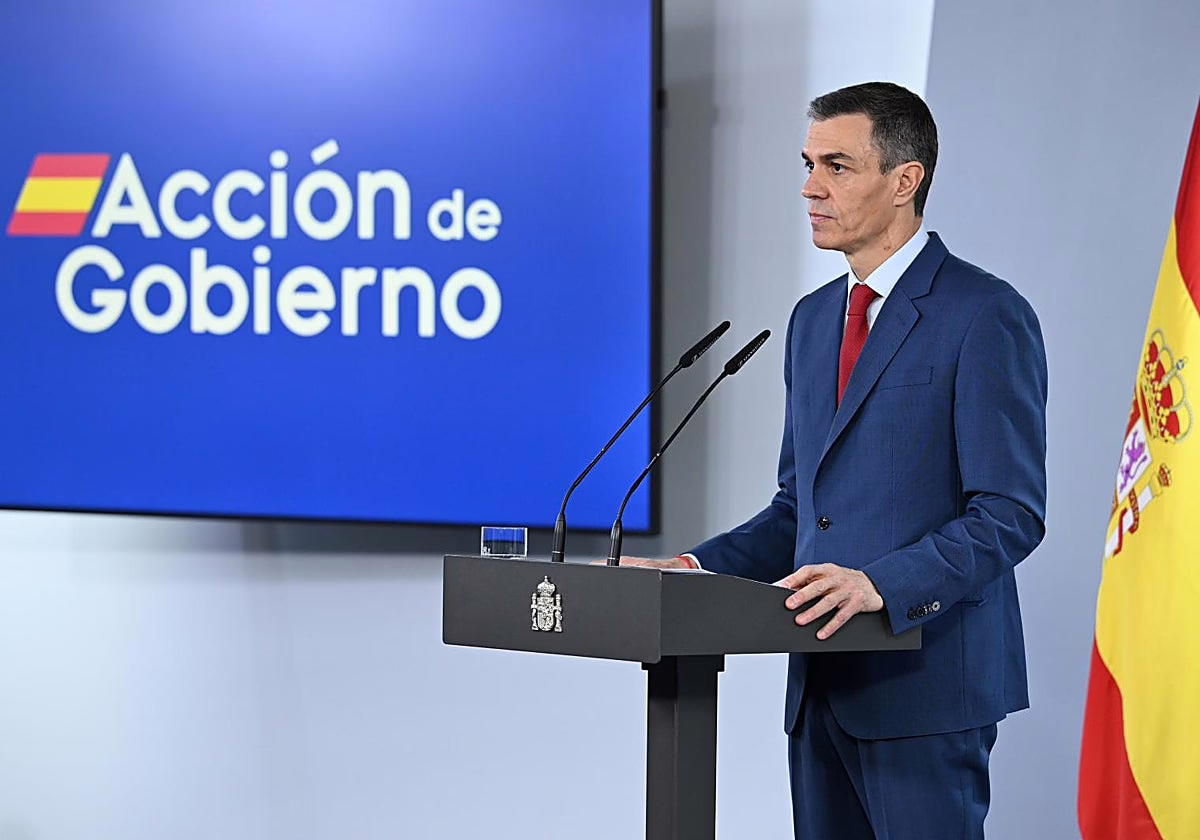 Pedro en la plaza de Oriente.