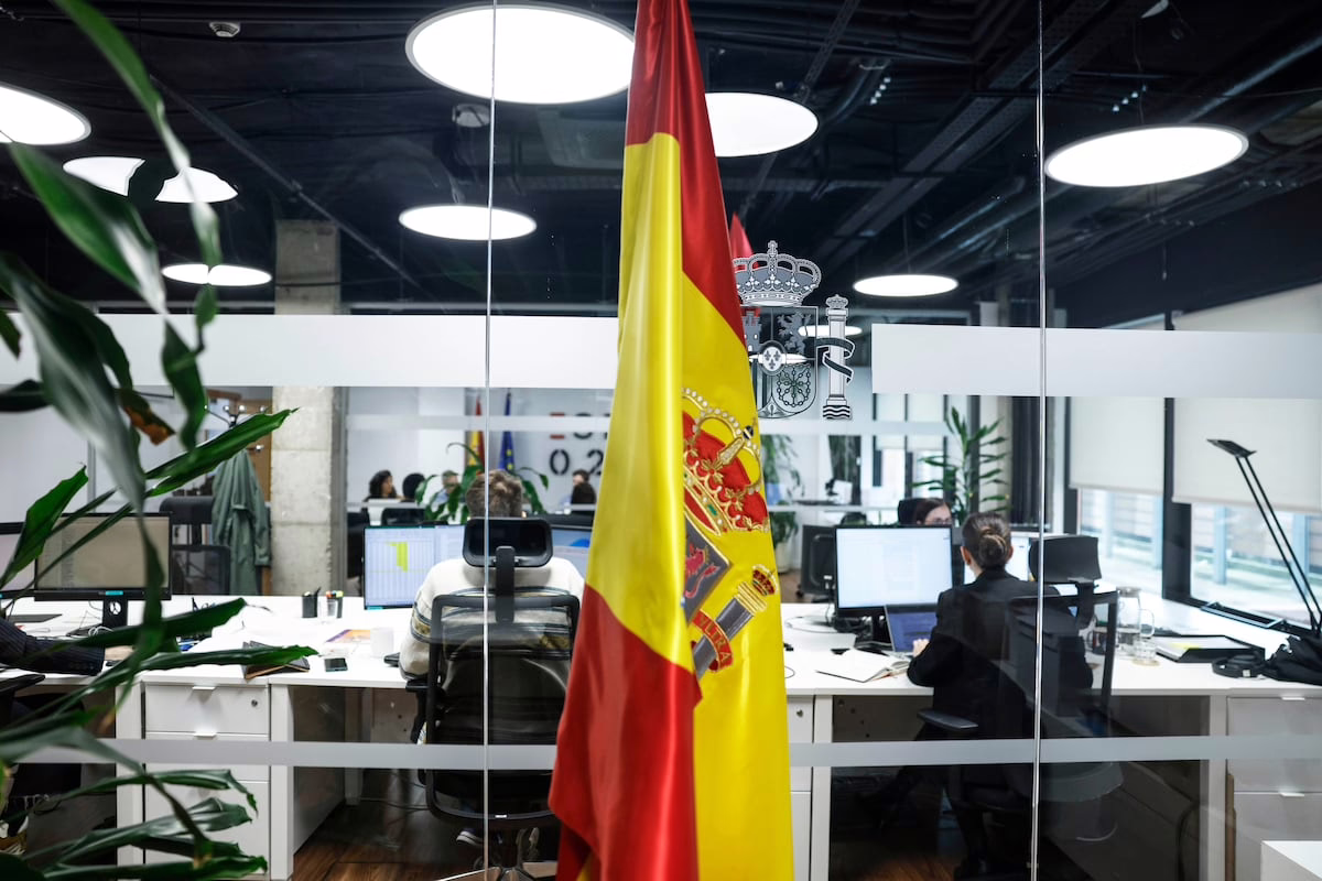 Los "asesores temporales" de La Moncloa: así opera el equipo de consejeros de Sánchez | España