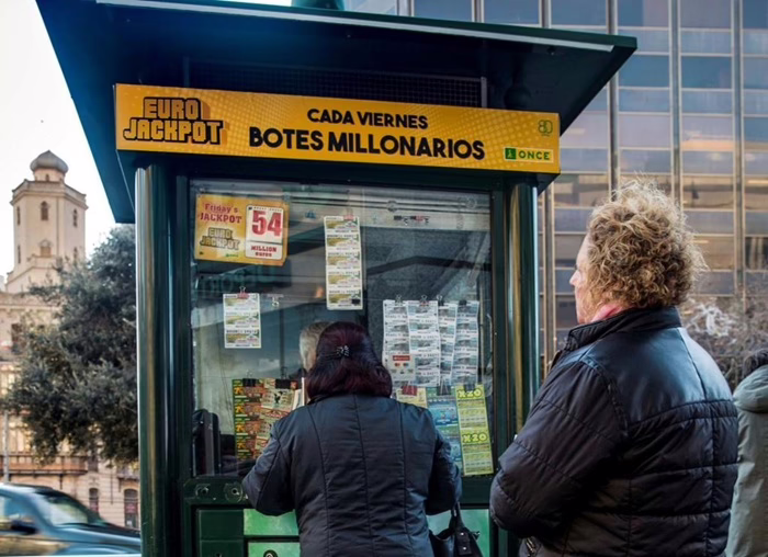 El Cuponazo de la ONCE entrega 6,6 millones en Puente de Vallecas.