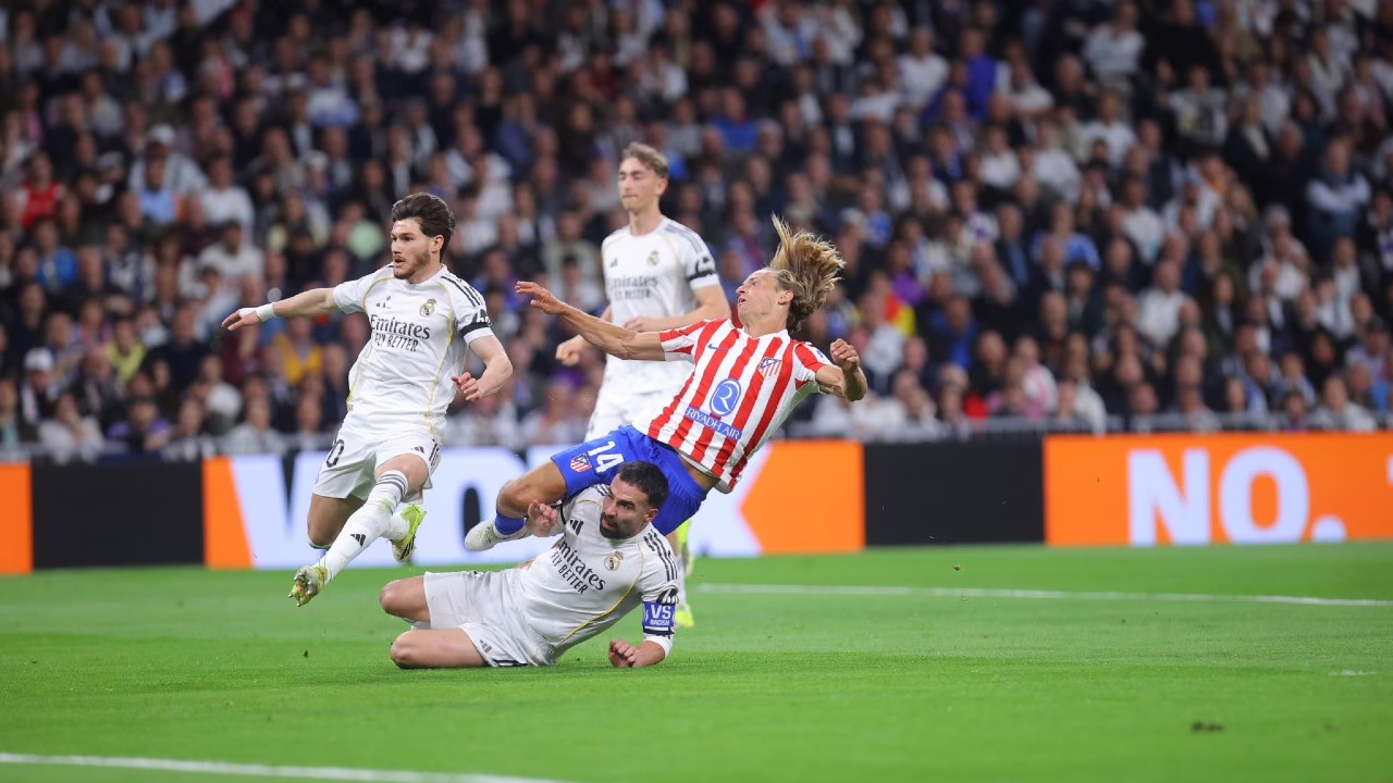 El Atlético de Madrid presenta su propio 'Tiempo de Revisión' tras la controversia en el derbi.