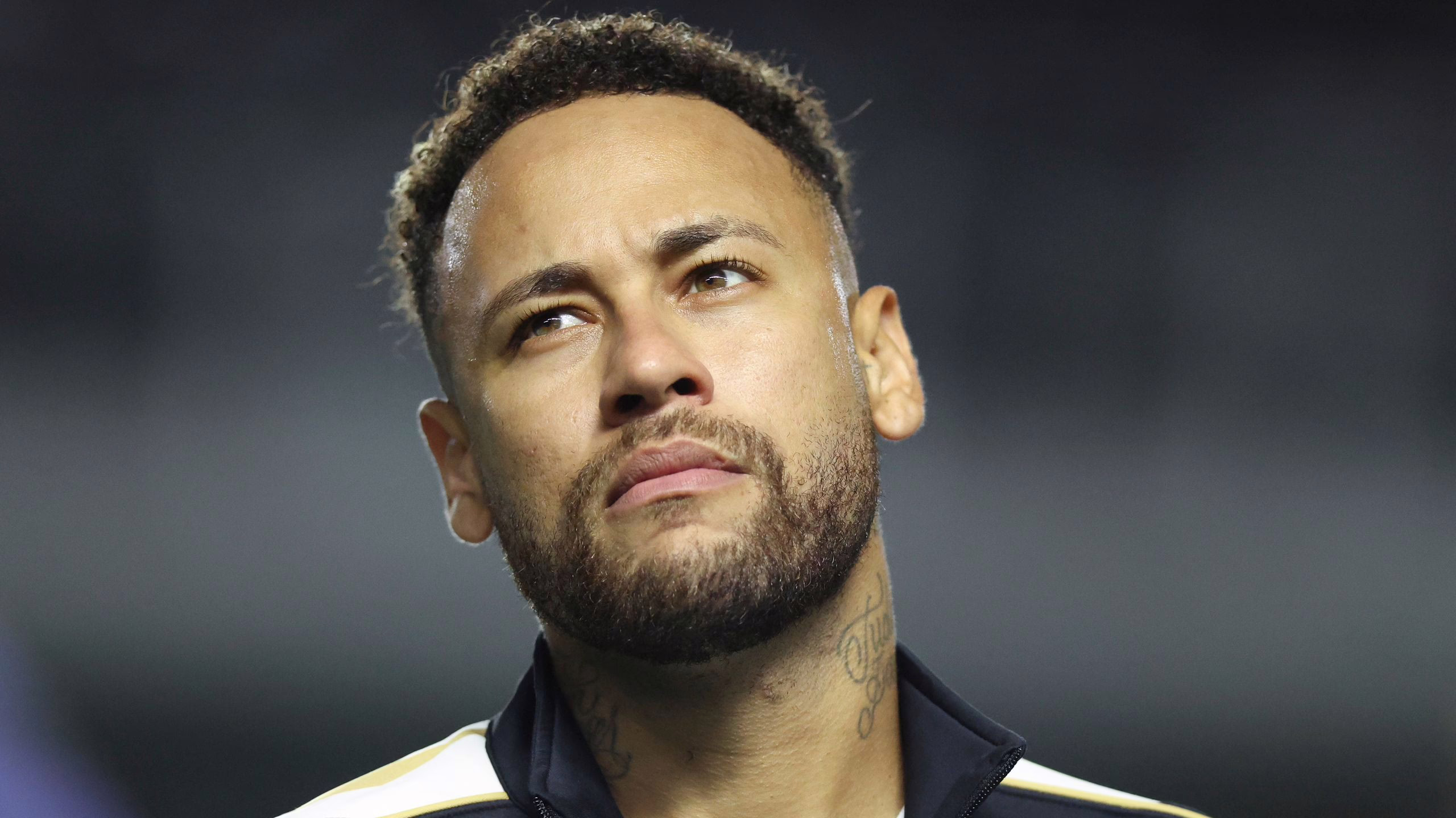 Zico afirma que Neymar "no alcanza el nivel de profesionalismo" de Lionel Messi o Cristiano Ronaldo.