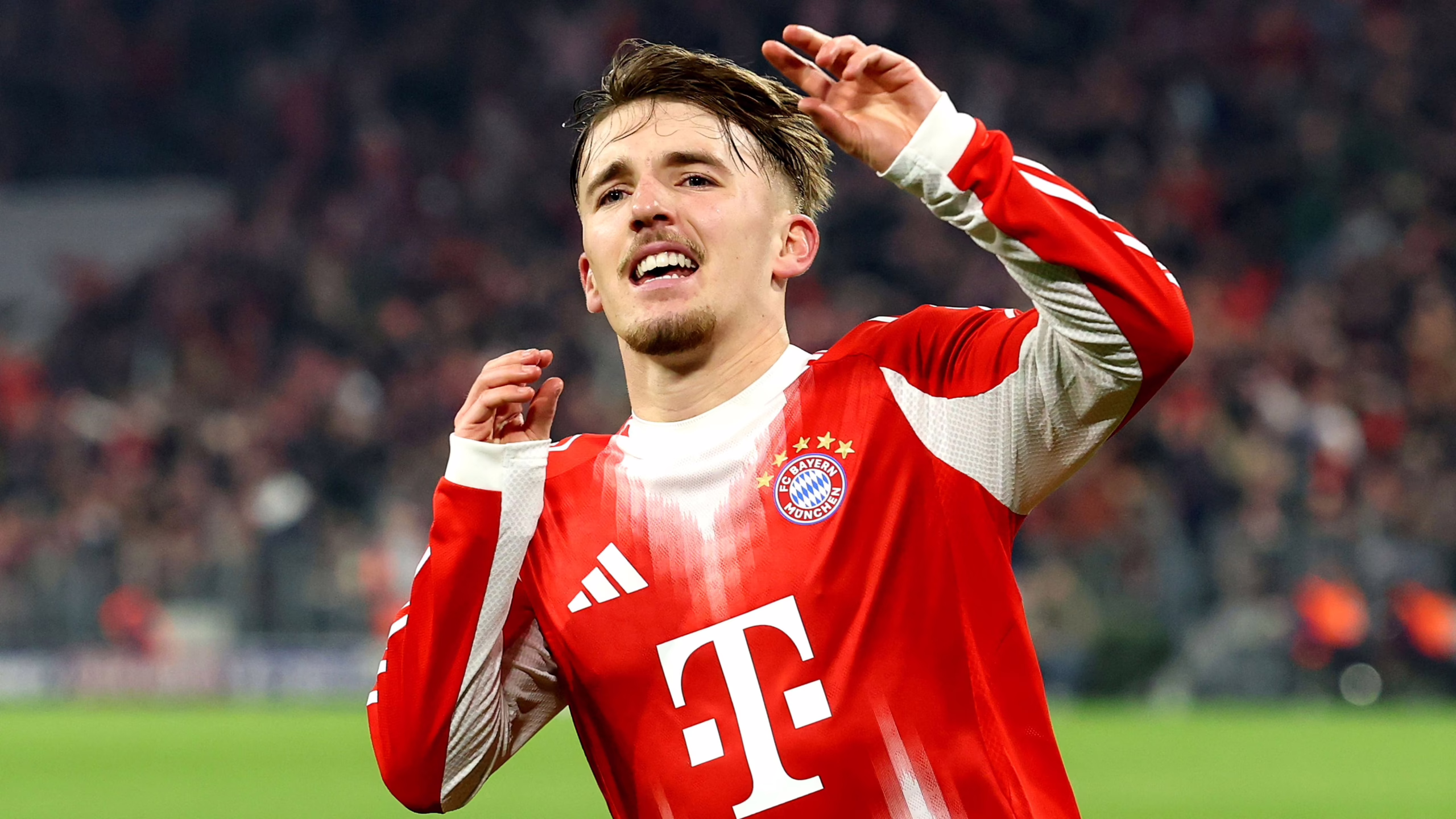 ¡Una pregunta provoca su propia risa! Lennart Karl regresa al pasado con el FC Bayern... ¿y se aventura hacia el futuro?