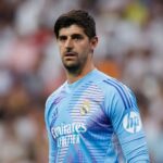 Thibaut Courtois bajo los palos del Real Madrid durante la temporada 2025-26, portero belga que ha sufrido una lesión en los aductores en el entrenamiento de Valdebebas