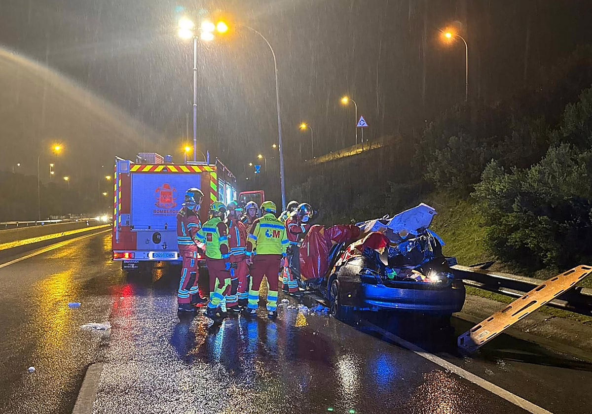 Fallece un joven de 25 años en un accidente en Fuenlabrada que deja tres personas heridas.