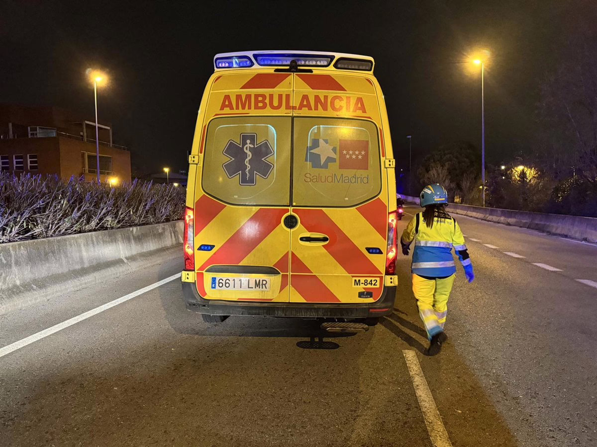 Un joven de 23 años sufre heridas graves al salirse de la carretera en Leganés.