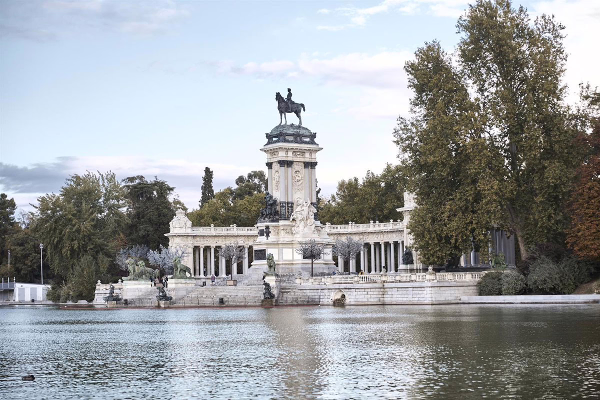 Explorar el Retiro y Madrid Río será más sencillo gracias a audioguías disponibles en español, inglés y lengua de signos.