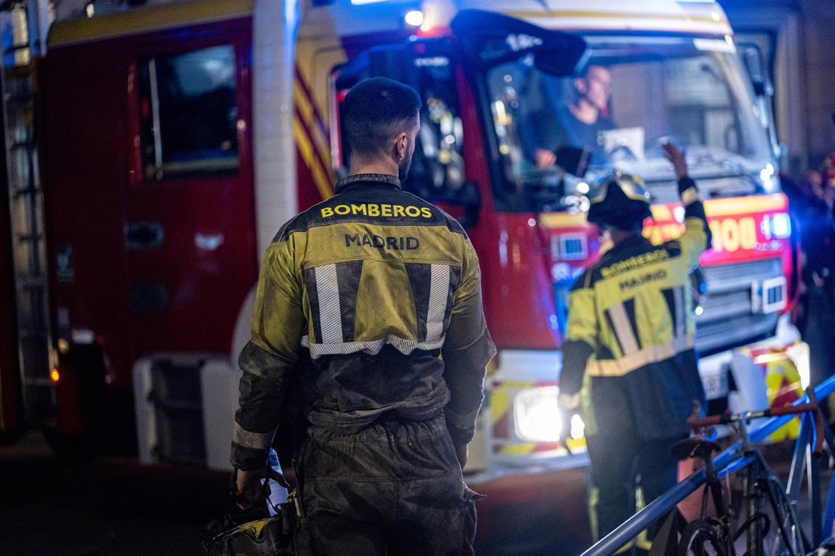 Fallece un hombre de 70 años en un incendio en su hogar en Usera.