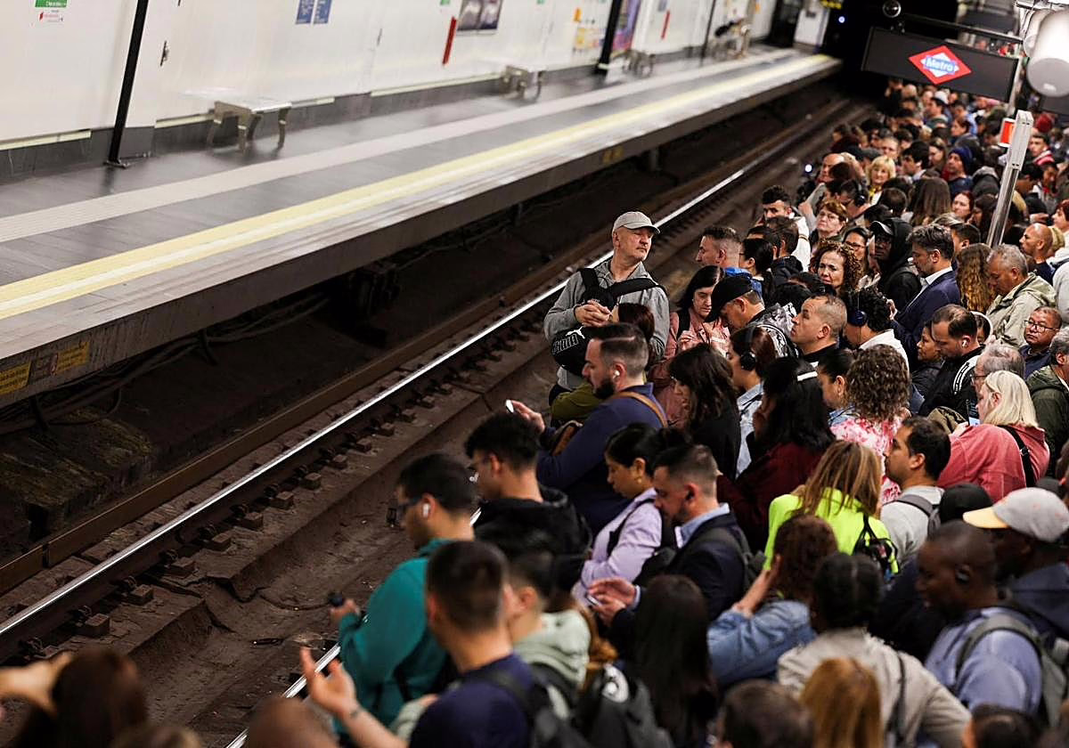 Calendarios, secciones y opciones en el transporte público.