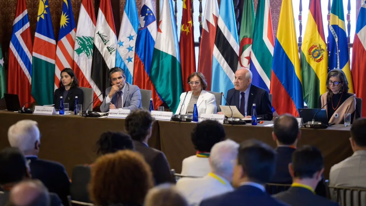 Honduras se retira del Grupo de La Haya y reafirma su autonomía en asuntos exteriores.