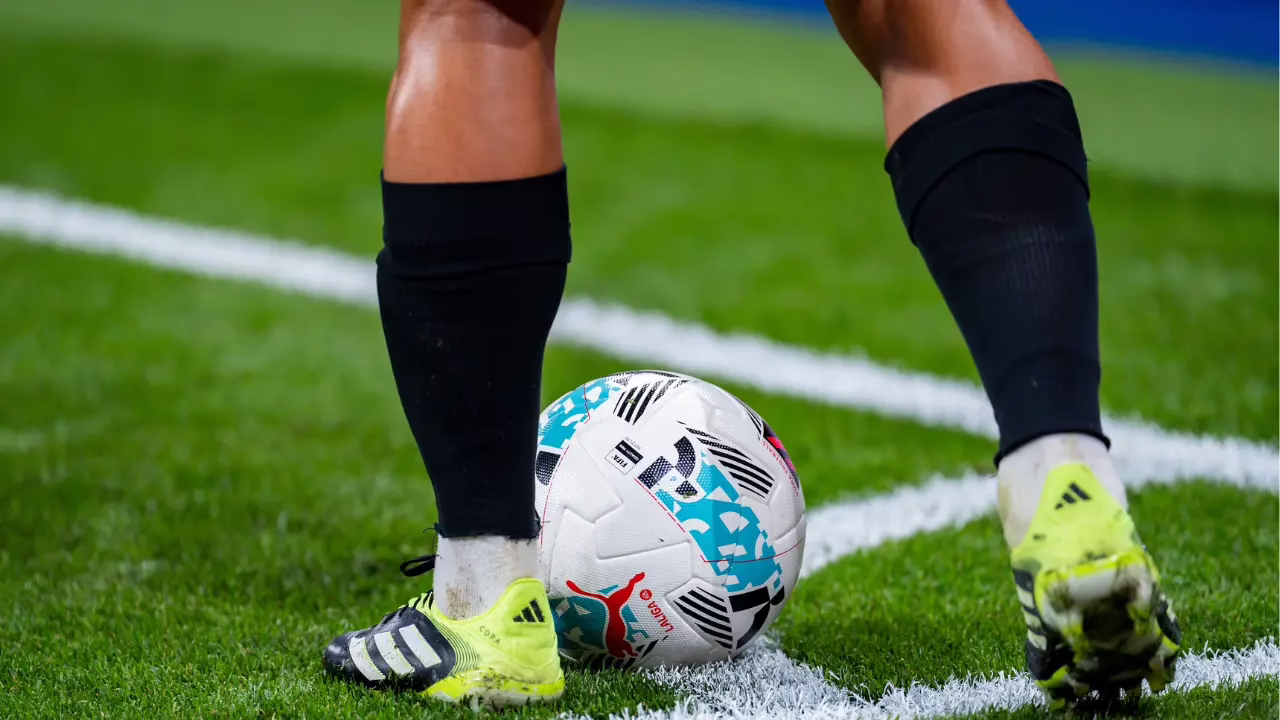 Fútbol en España: razones de la suspensión del partido Sporting de Gijón contra Leganés.
