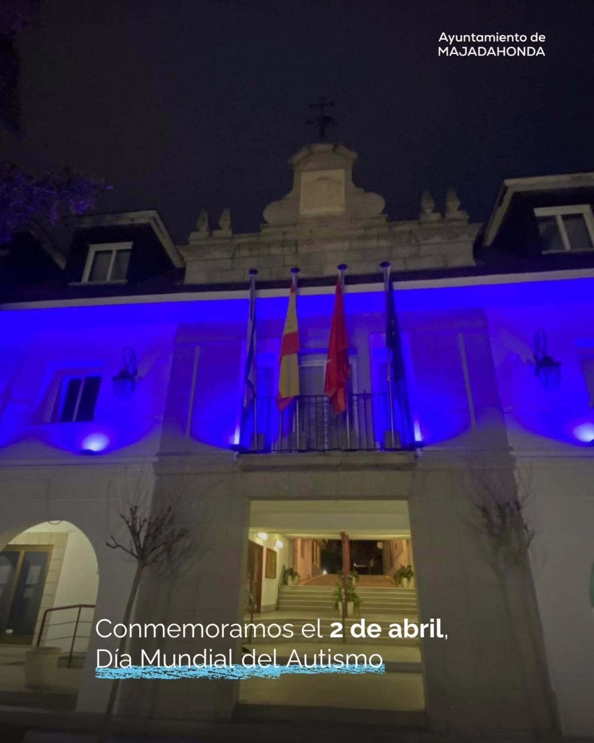 La fachada del ayuntamiento y las fuentes de la ciudad se iluminarán de color azul hasta el martes.