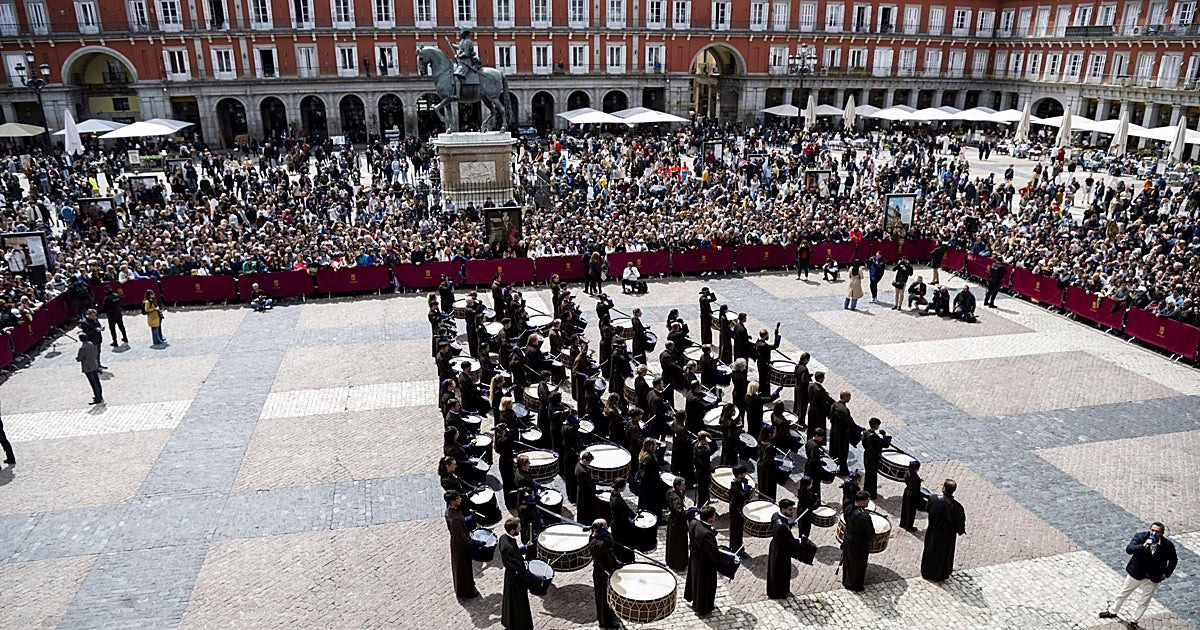 Madrid concluye la Semana Santa con un fuerte repique de tambor.