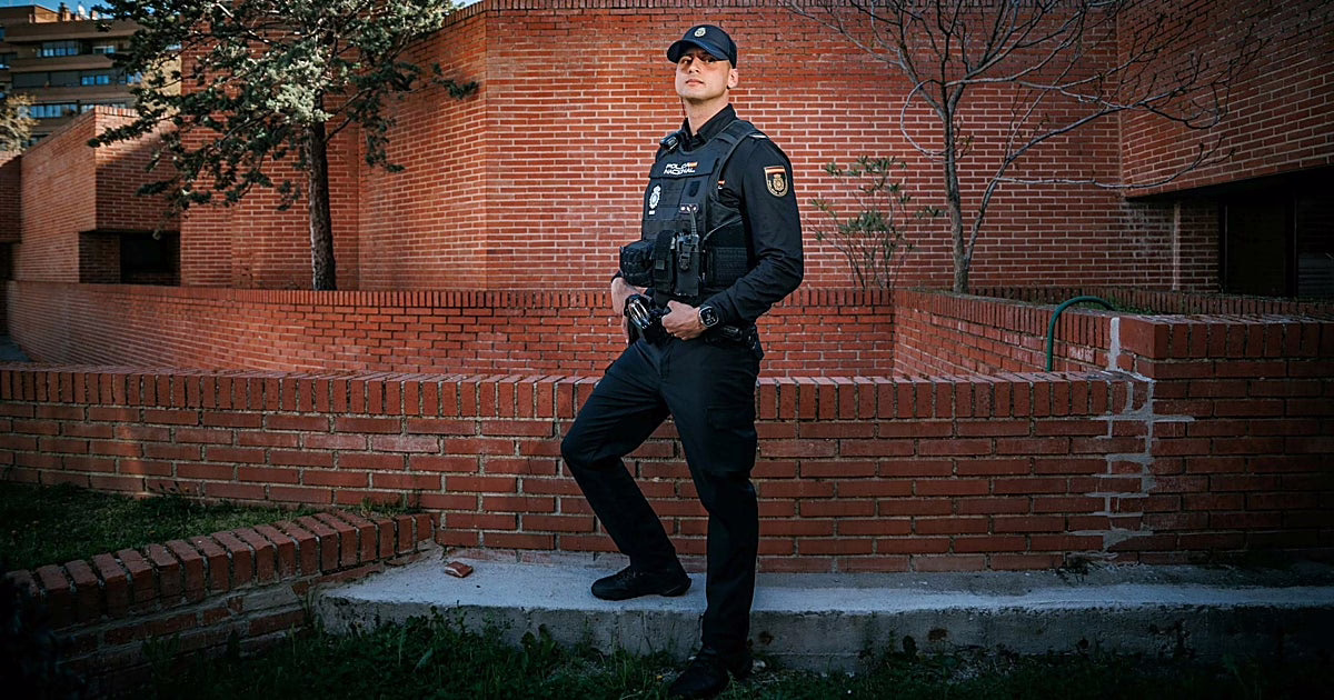 «Viajaba en el tren de Adamuz. Asistí a numerosos heridos, pero no me considero un héroe: soy oficial de policía»