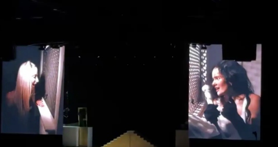 Métrika, en el confesionario del concierto de Rosalía en Madrid.