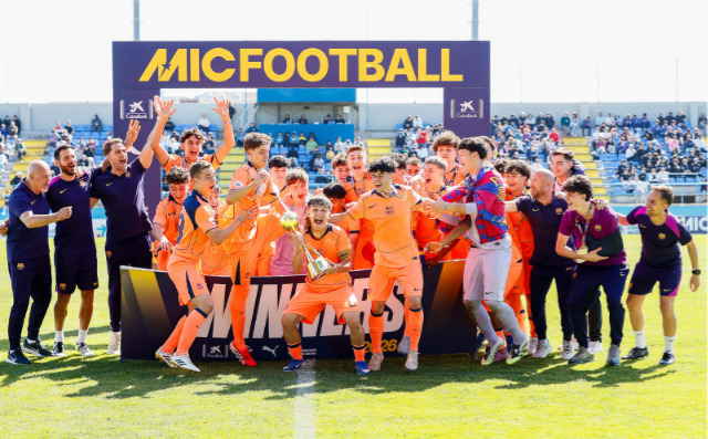 Los ganadores de la categoría U16 del MIC26, el FC Barcelona.